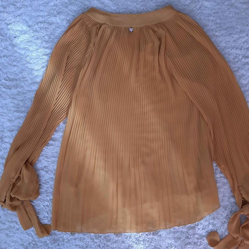 Lynne women's blouse like new, size XL