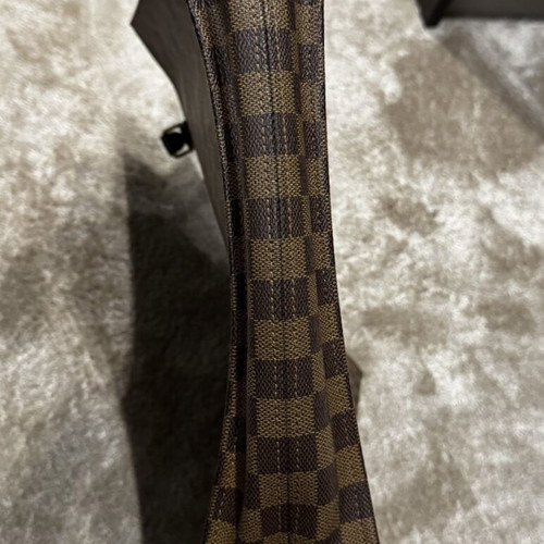 Louis Vuitton handbag like new, brown
