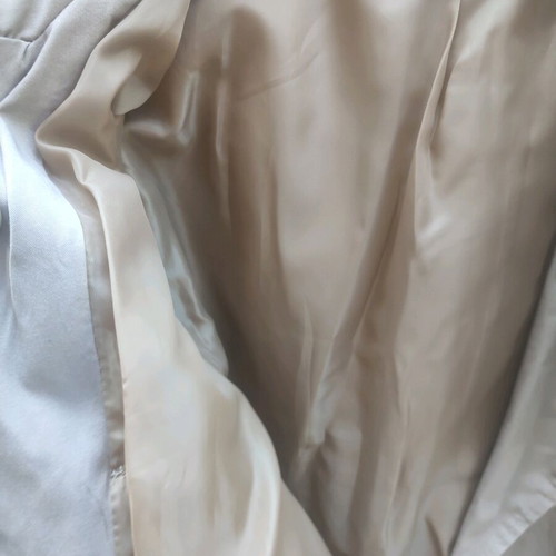 Cotton trench coat lined with padding size M like new, beige