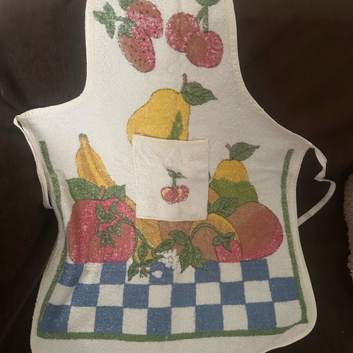Kitchen apron like new with fruit designs and front pocket