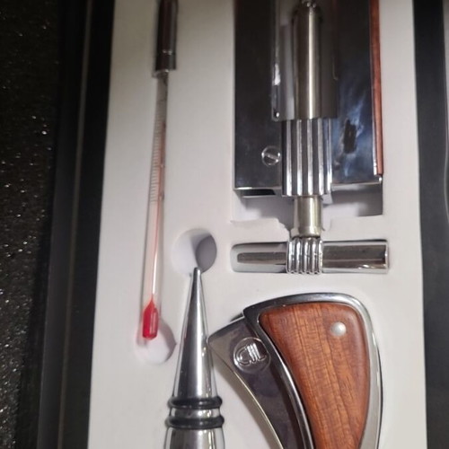 Wine accessory set with wood new