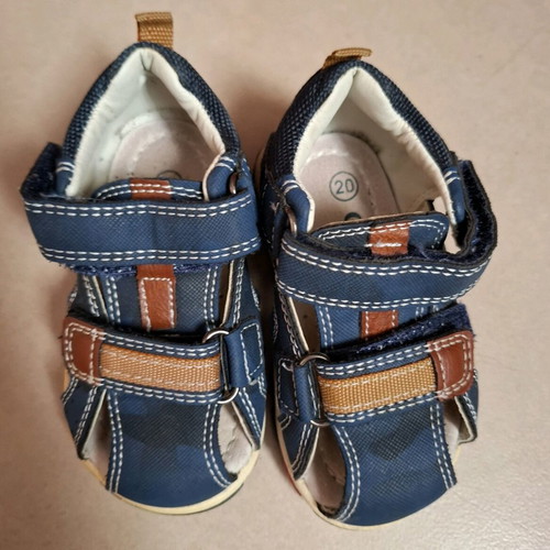 Oscal sandals used, size 20 for boys