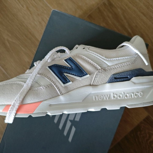 New Balance athletic shoes new in box, size 37.5, white and blue