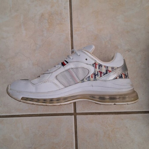 Tommy Hilfiger athletic sneakers used, white leather, size 37