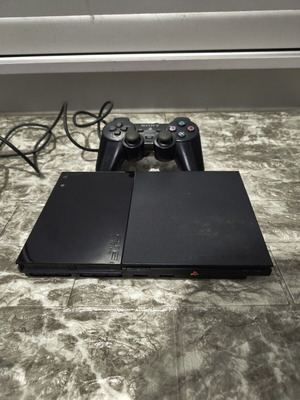 PlayStation 2 Slim σαν καινούργιο με χειριστήριο και καλώδια