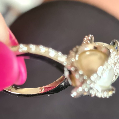 Swarovski ring size 52 used in excellent condition