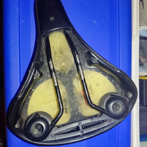Bicycle saddles used, pack of 3 pieces