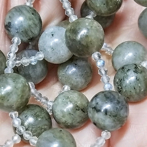 Labradorite necklace new, length 52 cm