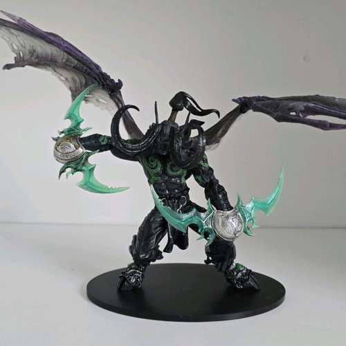 WOW Illidan Stormrage figure 22cm new with box