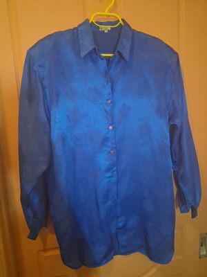 Women's blue shirt like new, size L