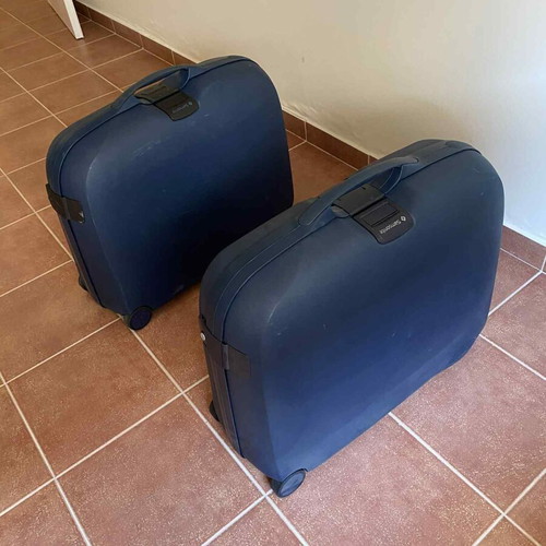 Samsonite hard travel suitcases set of two, like new, dark blue