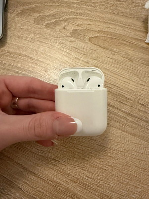 AirPods used, left earbud partially working