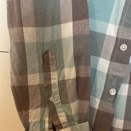 Levi’s men’s shirt medium like new, gray and turquoise