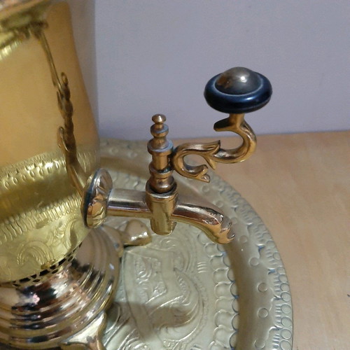 Rare oriental samovar like new with bronze tray