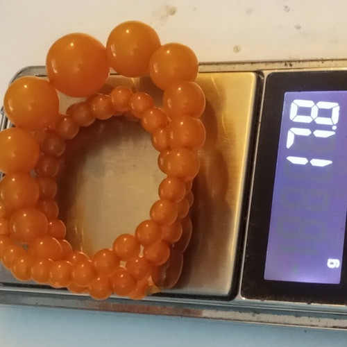Vintage amber mastic necklace with screw clasp, 42 cm