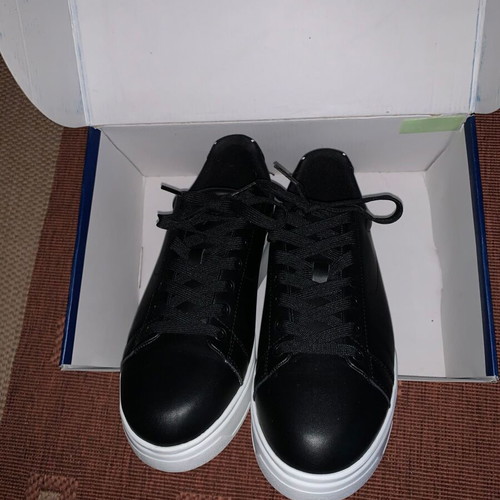 Emporio Armani Leather Sneakers like new, size 41, black and white