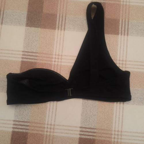 H&M bikini top used, size 38 black