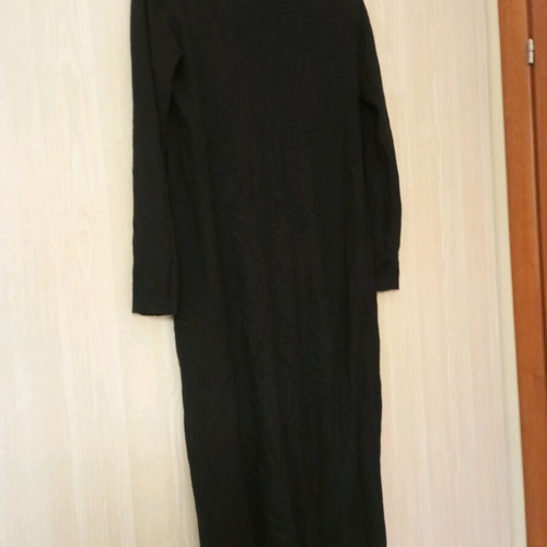 Midi black dress Large with wool texture, like new