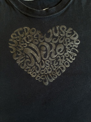 Nike Black Heart Just Do It Graphic T-Shirt like new