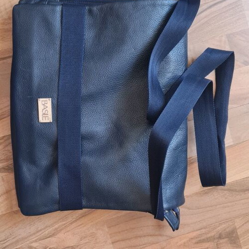 Basile leather shoulder bag like new, blue