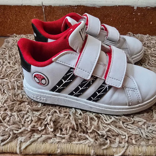 Adidas children's sneakers like new, size 27, white and red