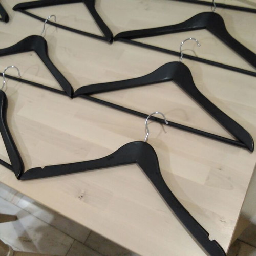 Set of 15 wooden hangers with metal base, Practiker 2003