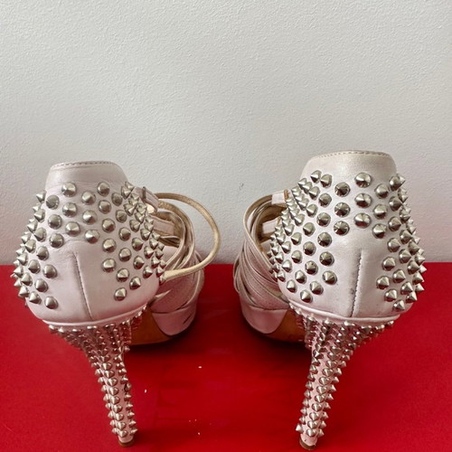Kurt Geiger pink soft sandals with studs used, size 37