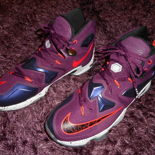 Nike LeBron 13 Mulberry sports shoes like new, size 45