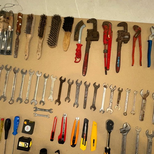 Hand tools used in good condition, complete set