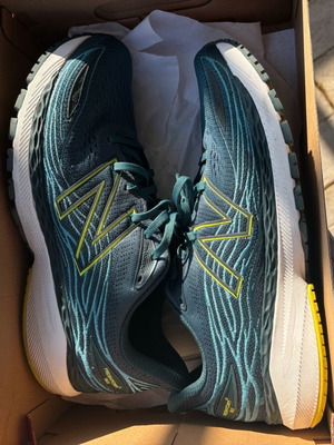 New Balance παπούτσια τρεξίματος καινούργια, μέγεθος 44.5
