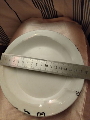 White glass plates new, pack of 6 pieces 18cm