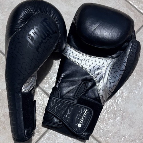Leone 1947 16oz Texture Block boxing gloves refurbished, black