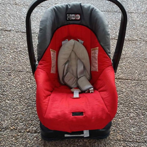 Peg Perego Baby Car Seat 0-9 Months Like New
