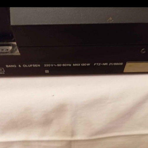 Beocenter 2200 stereo system like new, collectible with two large speakers