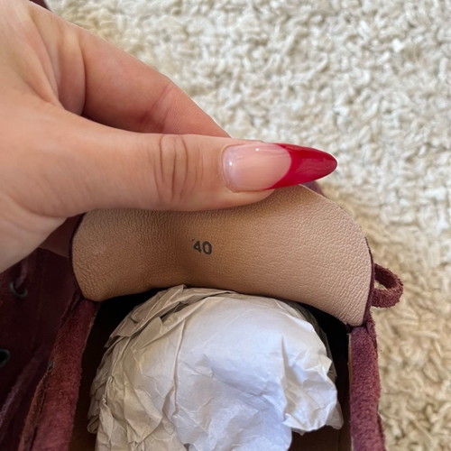 Chicago burgundy moccasins used with defect, unworn
