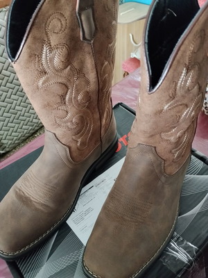 Μπότες cowboy νούμερο 43 σαν καινούργιο, καφέ, πολύ ελαφριές