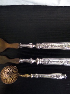 Σετ σερβιρίσματος επάργυρο μεταχειρισμένο με κοκκαλινά στοιχεία αντίκα 1900