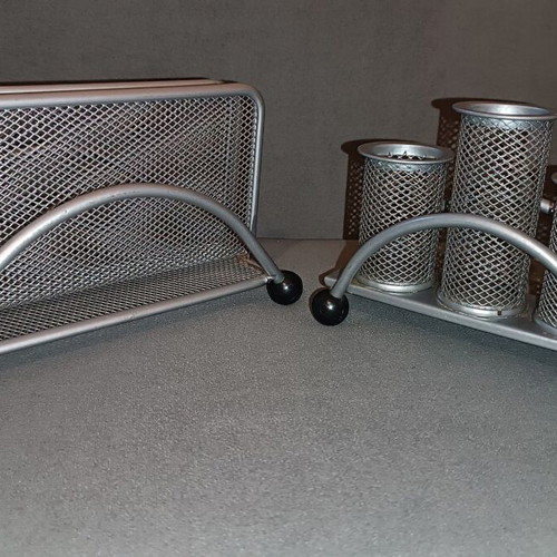 Metallic silver office set like new, 2 pieces