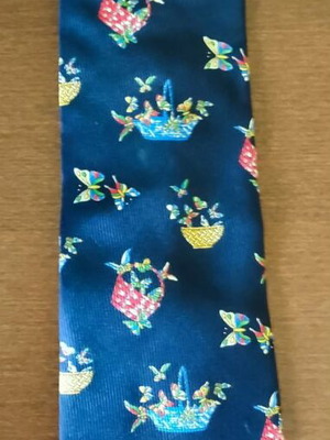 Silk tie G&A like new, blue with butterfly and basket pattern