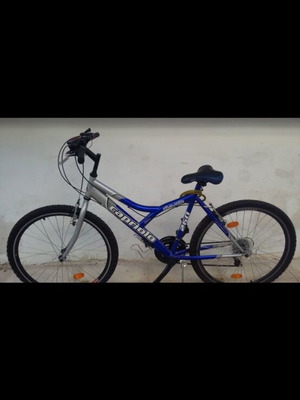 Capriolo Diavolo 250 bicycle like new, blue, 26 inch wheels