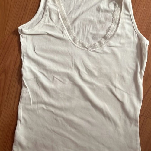 Venus Victoria T-shirt M new, 100% cotton with lace