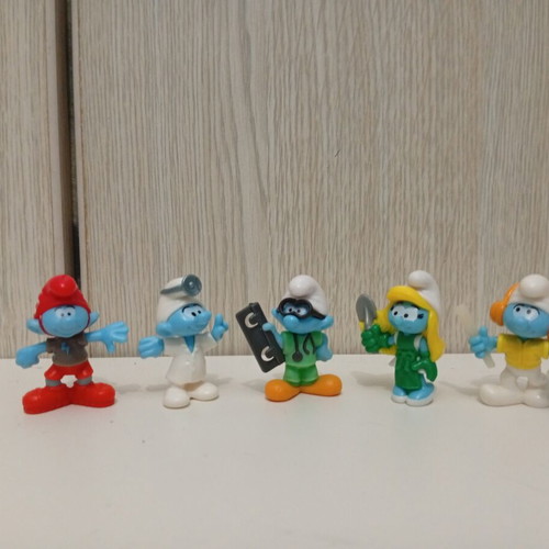 Kinder Surprise Joy Smurf figures set used