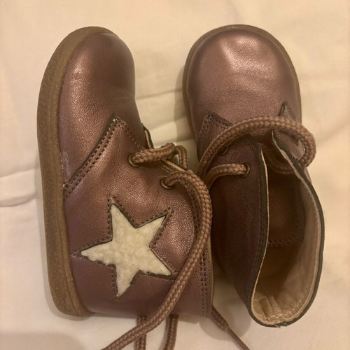 Papillon children's leather boots like new, size 21