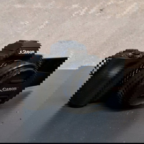 Canon M50 mirrorless camera as new with accessories