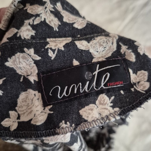 Wrap shirt like new, soft fabric, white and gray, size L