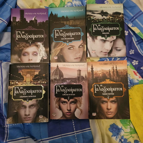 Books The Blue Bloods like new, pack of 6