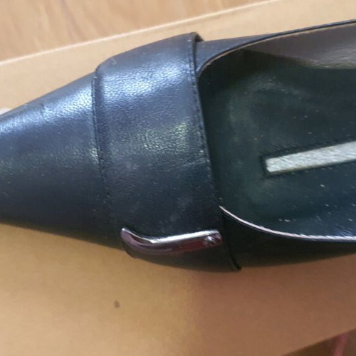 Black leather pumps used, medium heel size 35