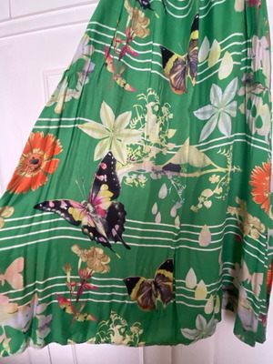 Φόρεμα Zara μακρύ μεταχειρισμένο, μέγεθος medium, σατέν