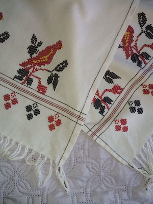 Traditional Cretan table runner new with red birds