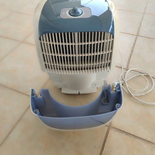 Olimpia Splendid Aquaria Compact dehumidifier like new, 12lt compressor